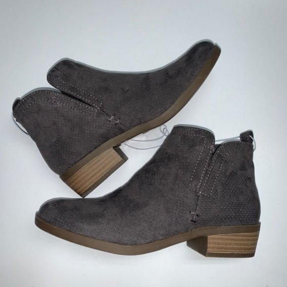 Universal Thread Booties - Picture 1 of 4